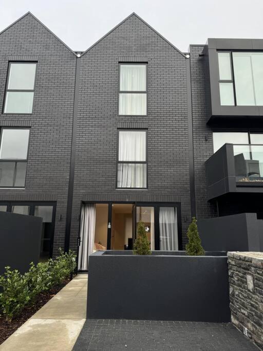 Apartmán Black-Luxe Living In The Heart Of City Christchurch Exteriér fotografie