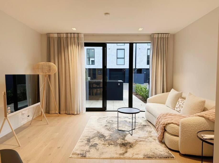 Apartmán Black-Luxe Living In The Heart Of City Christchurch Exteriér fotografie