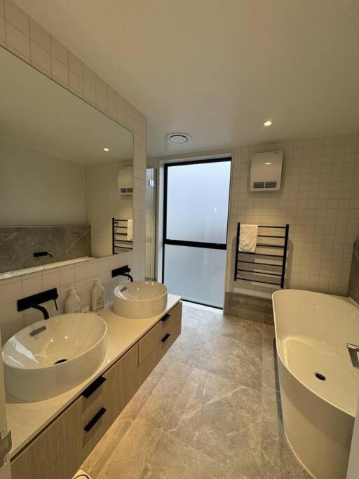 Apartmán Black-Luxe Living In The Heart Of City Christchurch Exteriér fotografie