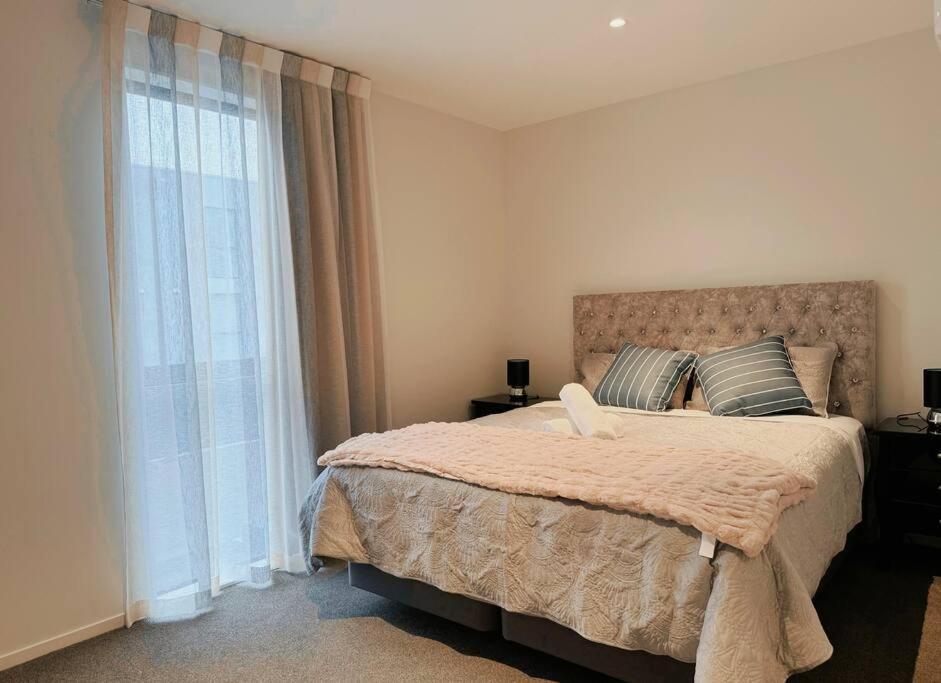 Apartmán Black-Luxe Living In The Heart Of City Christchurch Exteriér fotografie